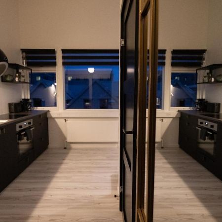 Broncks Apartment 1 - Modern 2-Bedroom In The Heart Of Торсхавн Экстерьер фото
