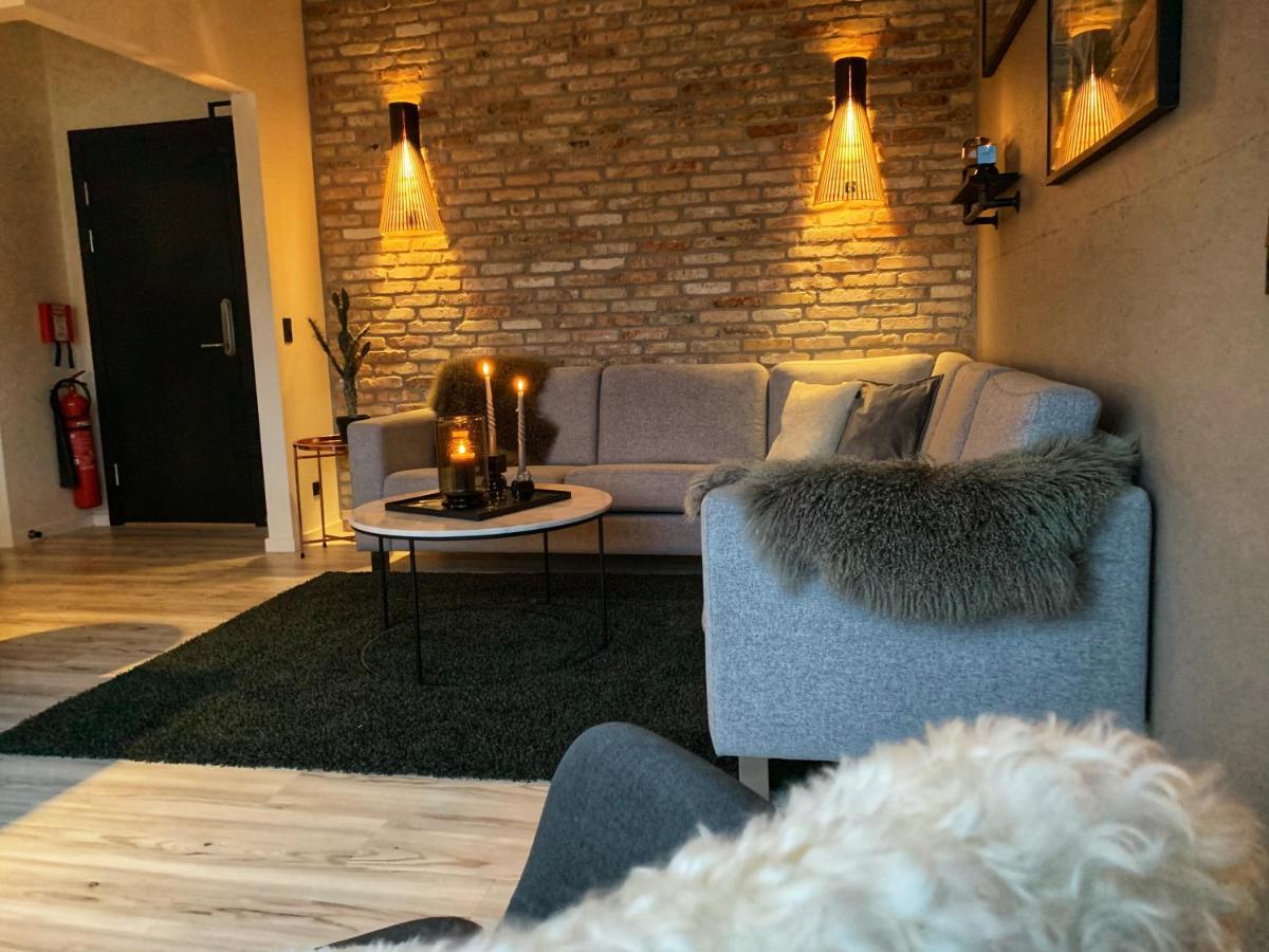 Broncks Apartment 1 - Modern 2-Bedroom In The Heart Of Торсхавн Экстерьер фото