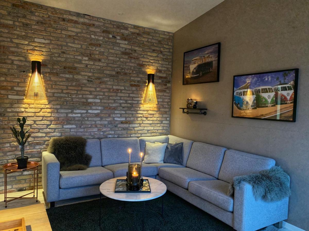 Broncks Apartment 1 - Modern 2-Bedroom In The Heart Of Торсхавн Экстерьер фото