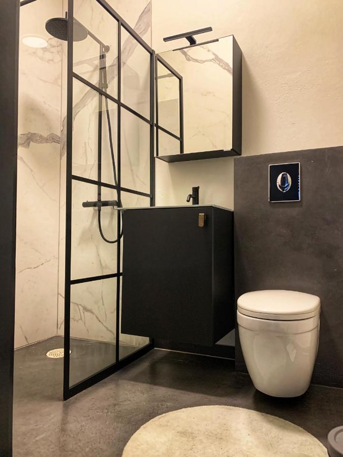 Broncks Apartment 1 - Modern 2-Bedroom In The Heart Of Торсхавн Экстерьер фото