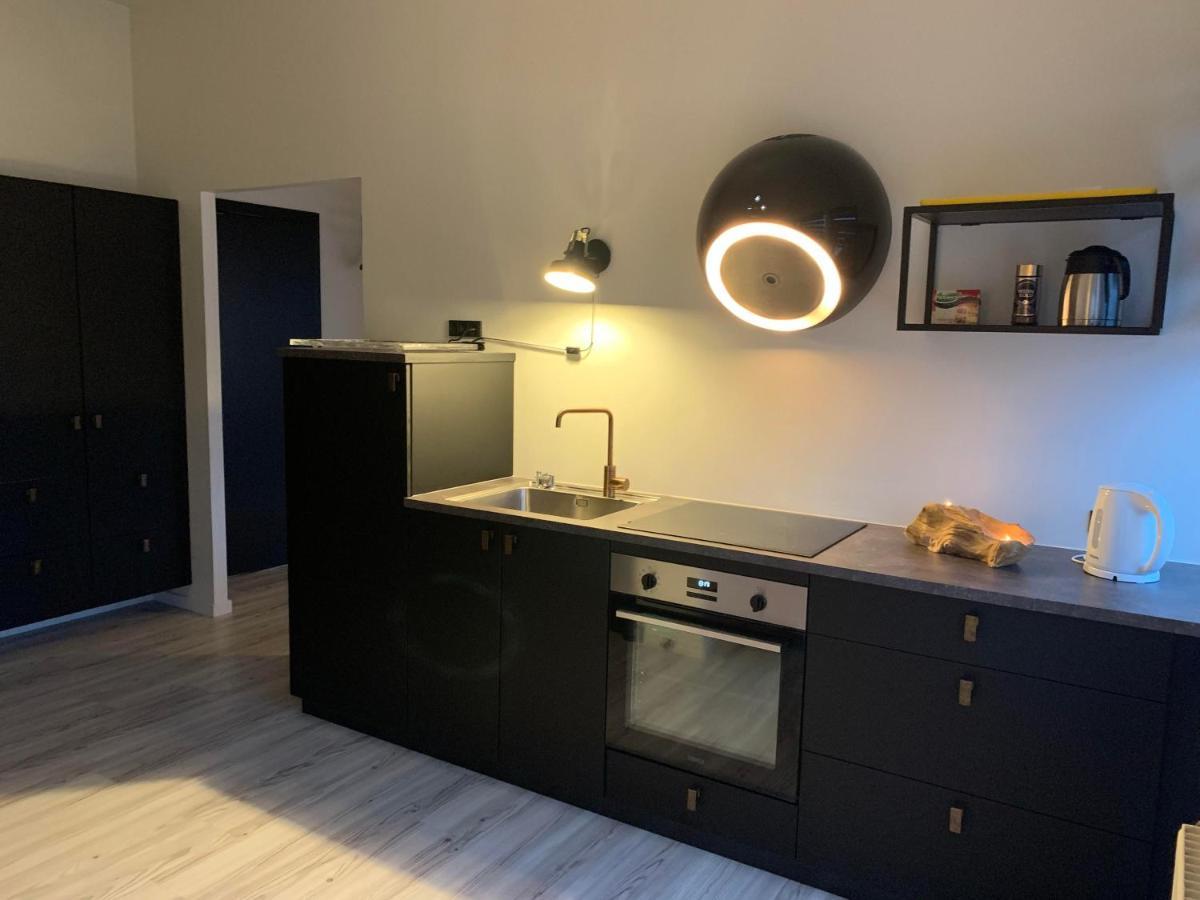 Broncks Apartment 1 - Modern 2-Bedroom In The Heart Of Торсхавн Экстерьер фото