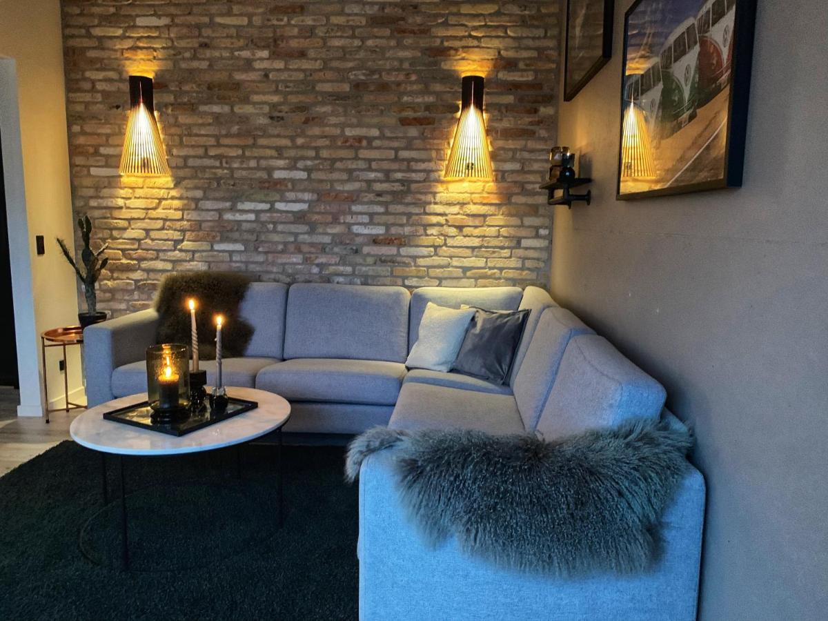 Broncks Apartment 1 - Modern 2-Bedroom In The Heart Of Торсхавн Экстерьер фото