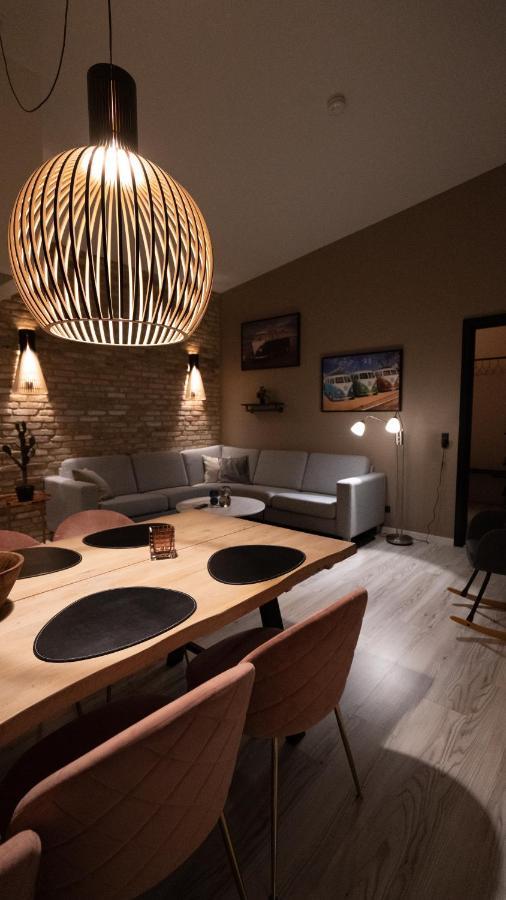 Broncks Apartment 1 - Modern 2-Bedroom In The Heart Of Торсхавн Экстерьер фото